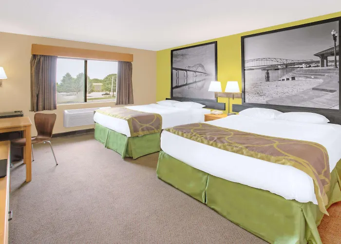 Super 8 By Wyndham Davenport