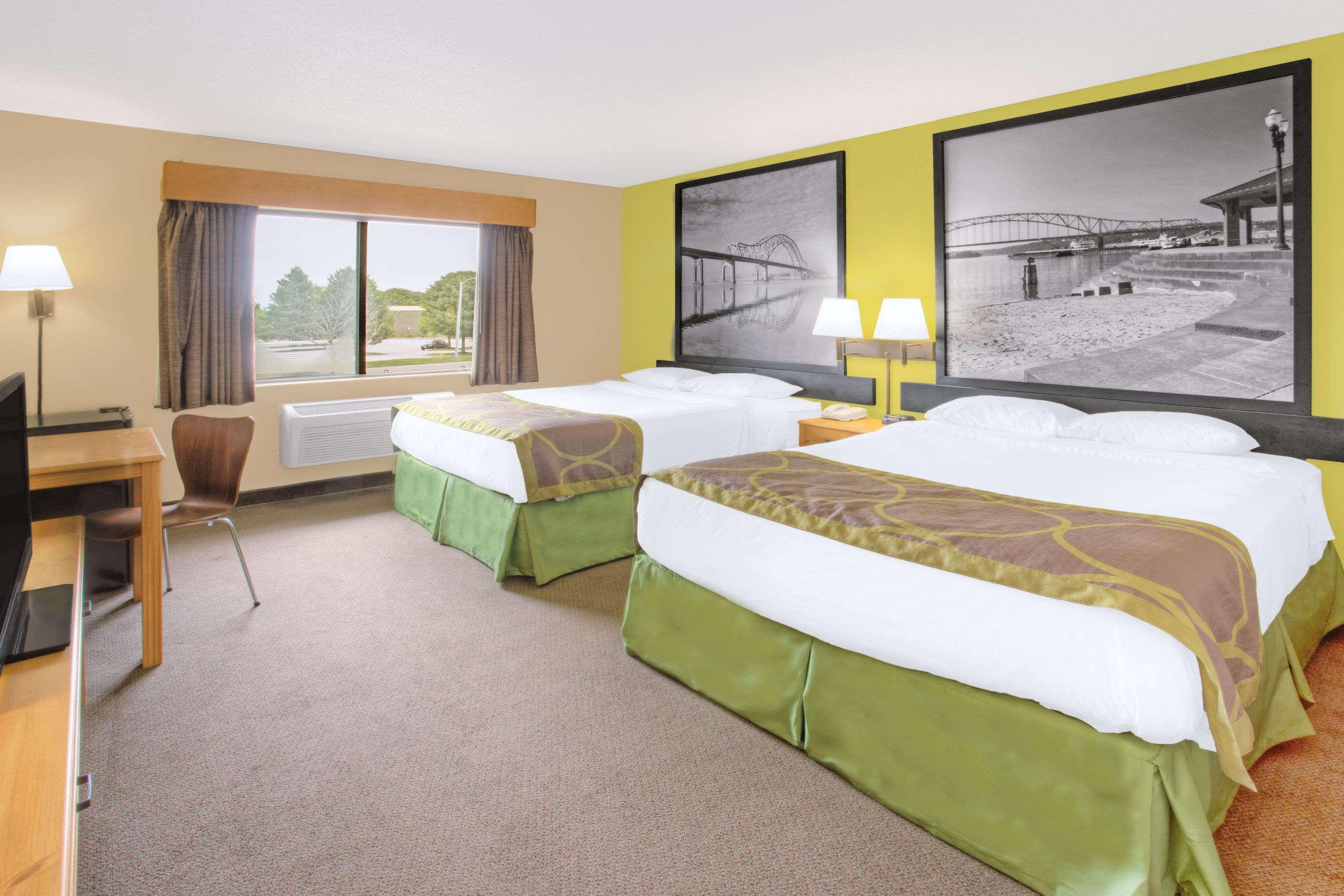 Super 8 By Wyndham Hotel Davenport