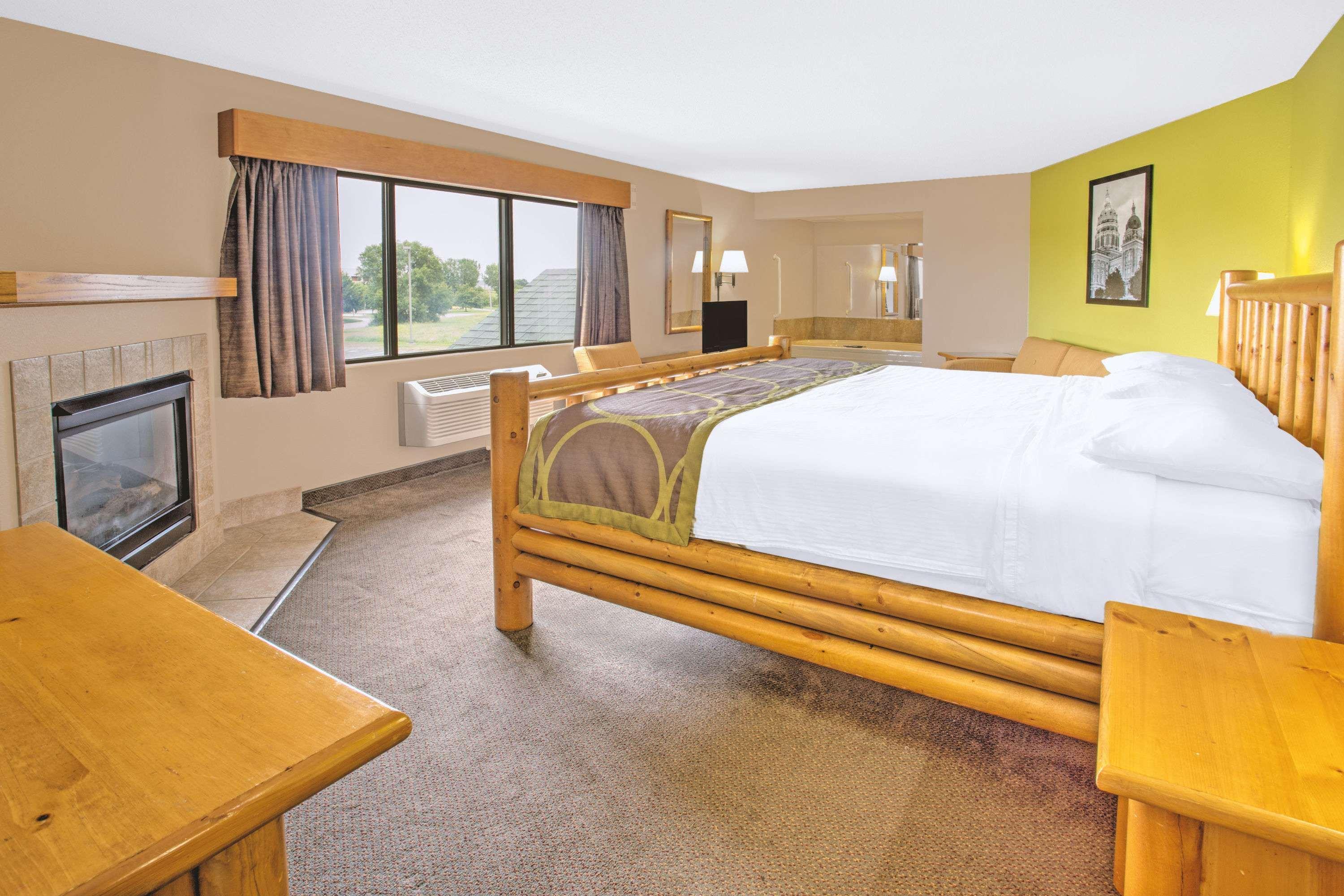Super 8 By Wyndham Hotel 2*