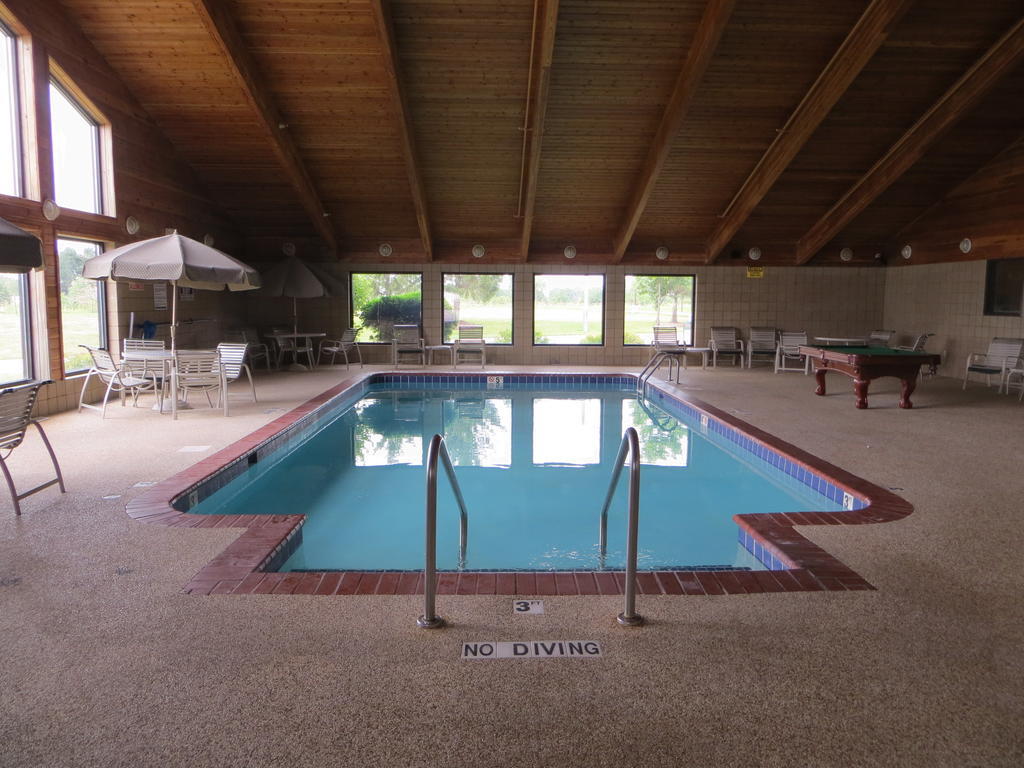 Super 8 By Wyndham Hotel 2*